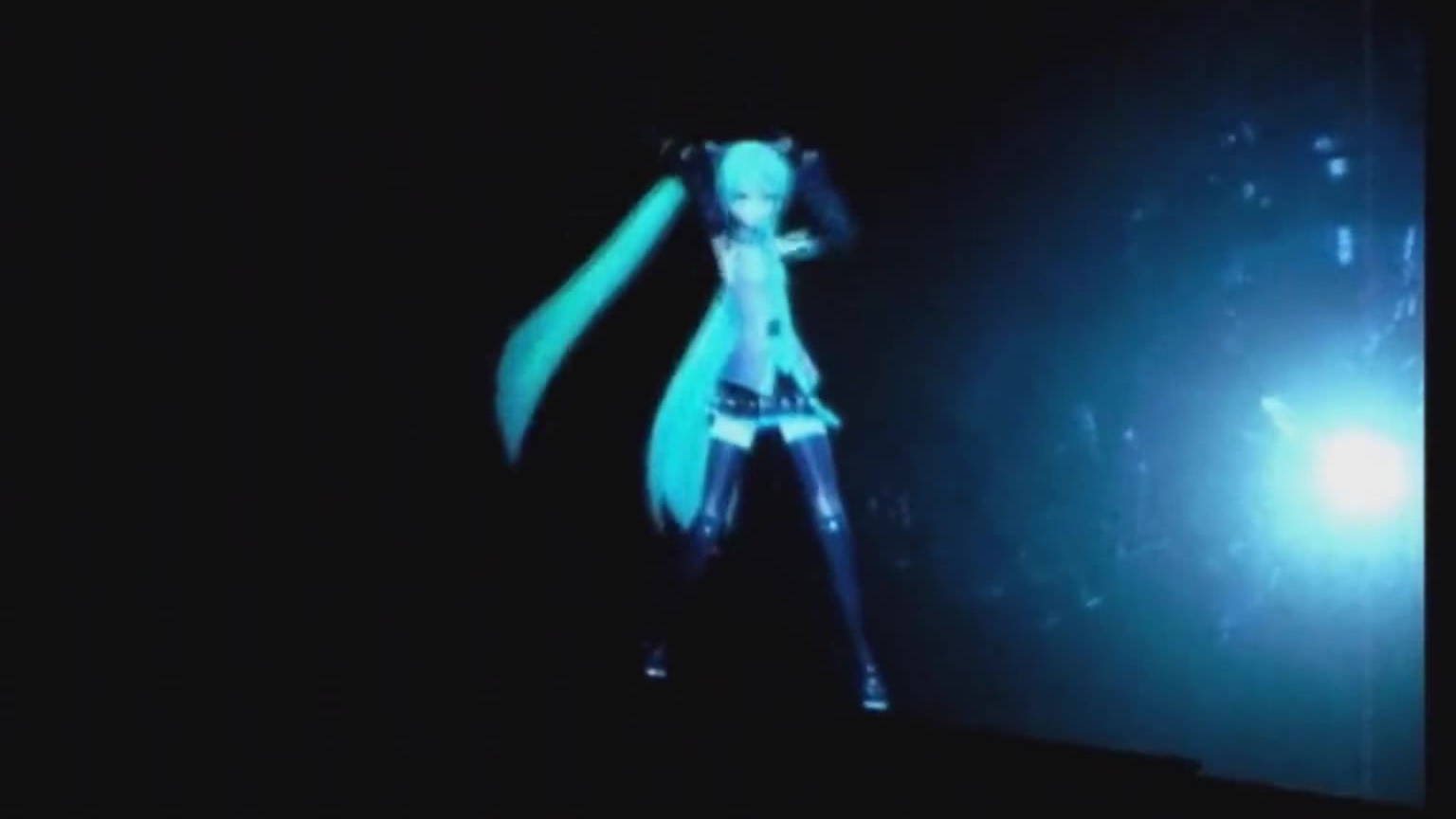 【2013AC春晚】中文蔬菜汁 自家卧室的3D等身初音 - DCZLD